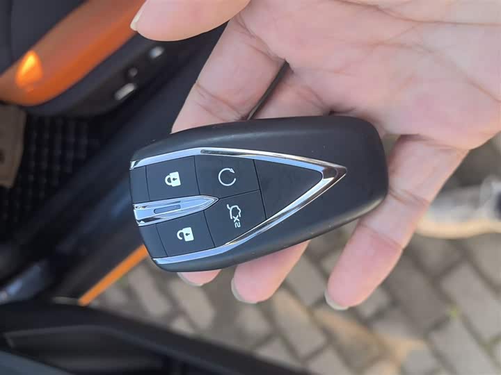 Фото 9 - Changan UNI-V