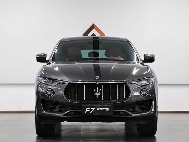 Фото 2 - Maserati Levante