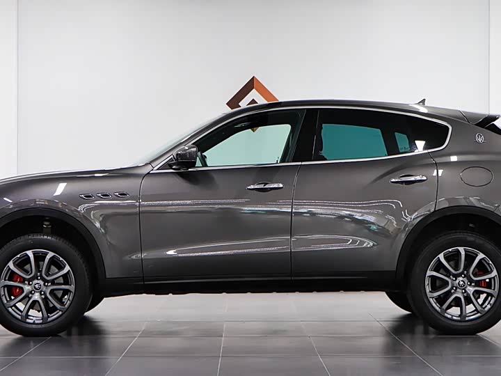 Фото 7 - Maserati Levante