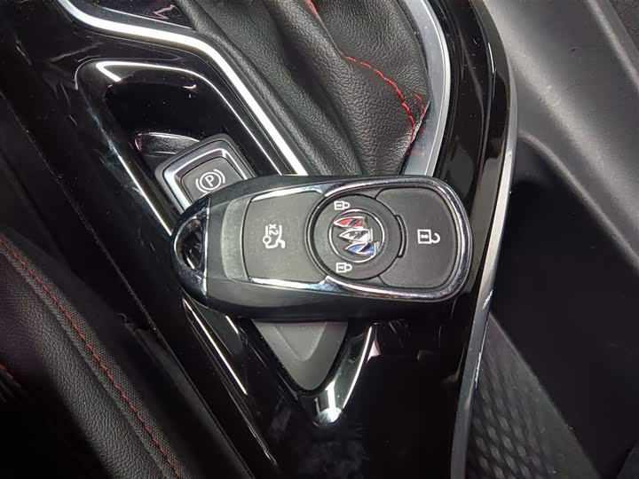 Фото 9 - Buick Verano