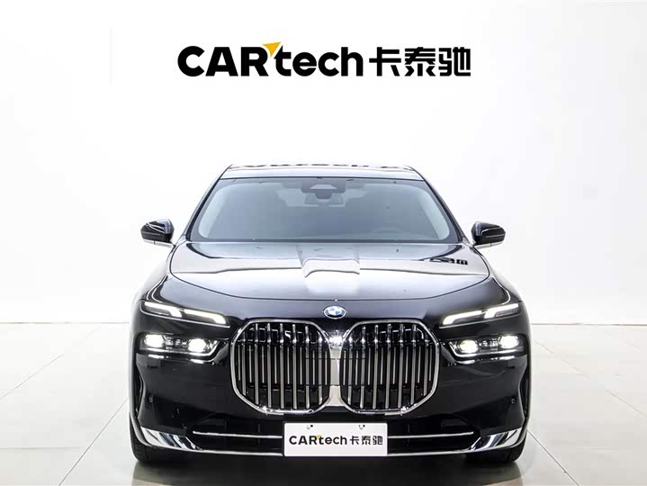 Фото 2 - BMW 7 Series