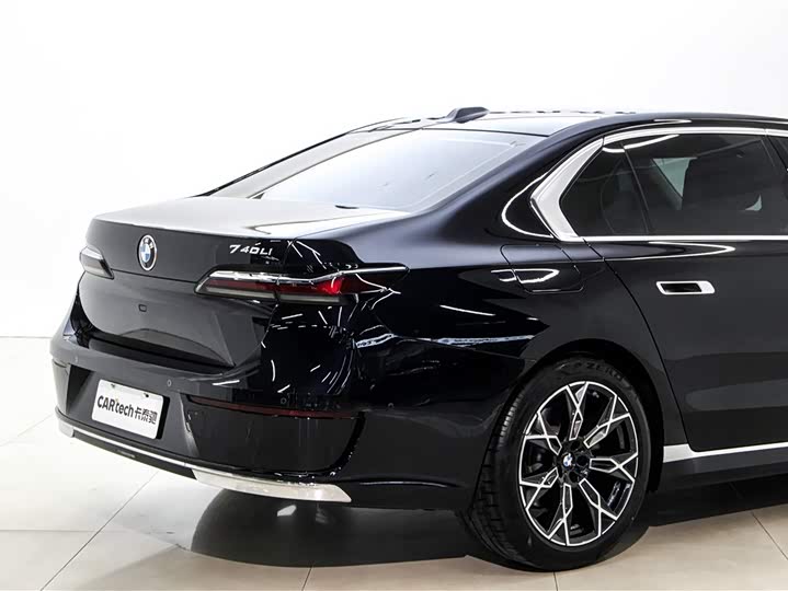 Фото 7 - BMW 7 Series