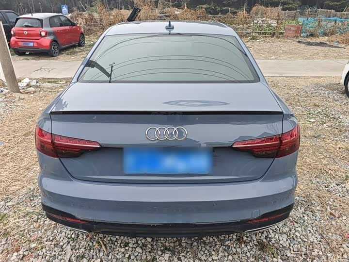 Фото 6 - Audi A4L