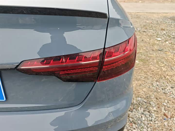 Фото 8 - Audi A4L