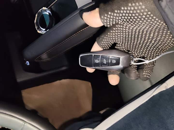 Фото 9 - Chery iCar 03