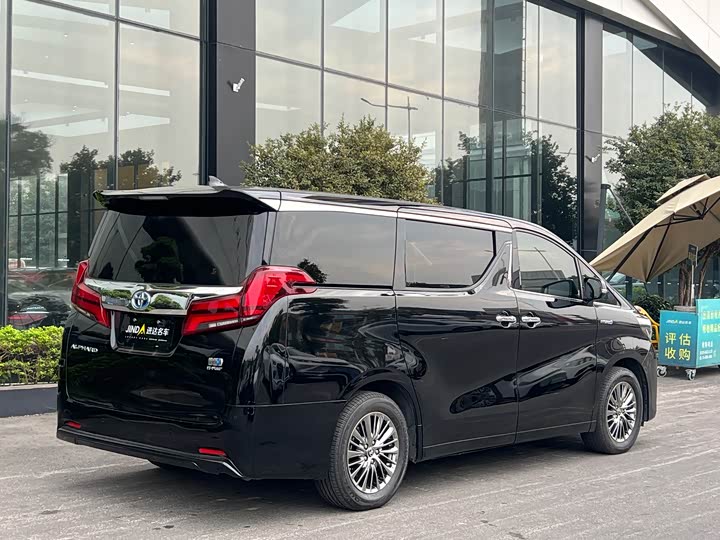 Фото 9 - Toyota Alphard