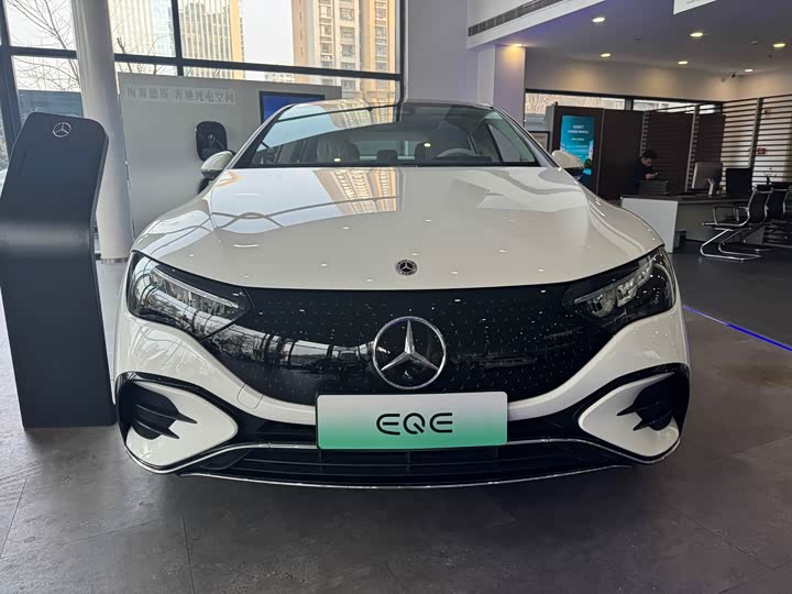 Фото 2 - Mercedes-Benz EQE