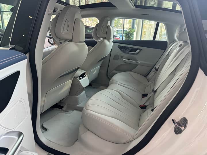 Фото 7 - Mercedes-Benz EQE