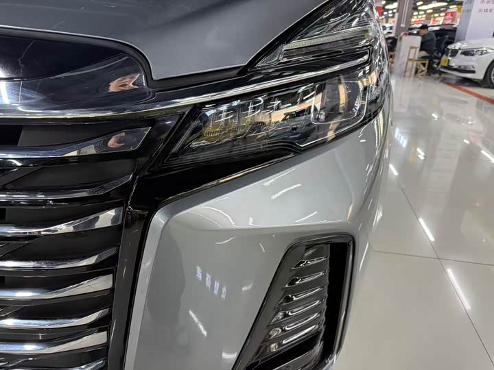 Фото 4 - Buick GL8 ES