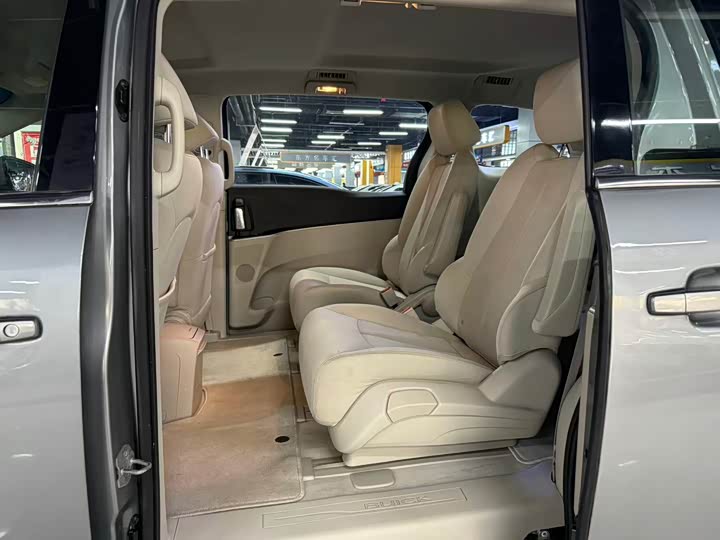 Фото 7 - Buick GL8 ES