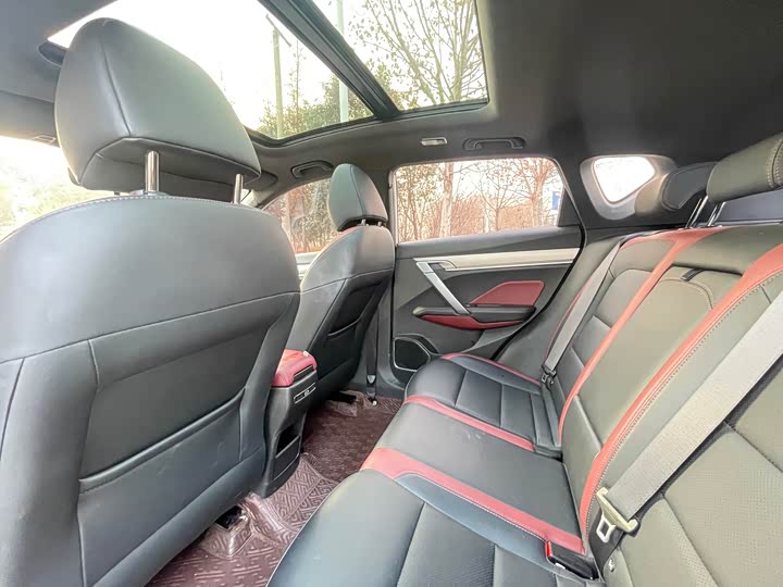 Фото 9 - Geely Coolray