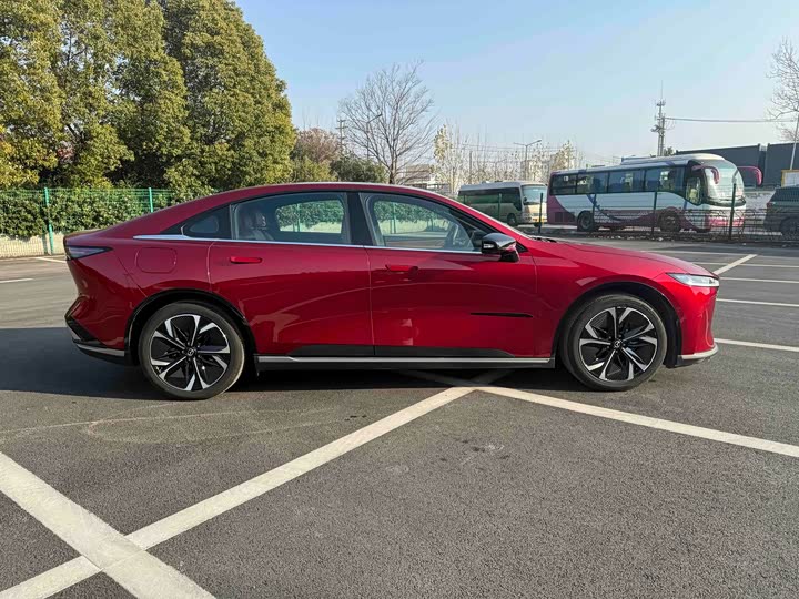 Фото 4 - Mazda EZ-6