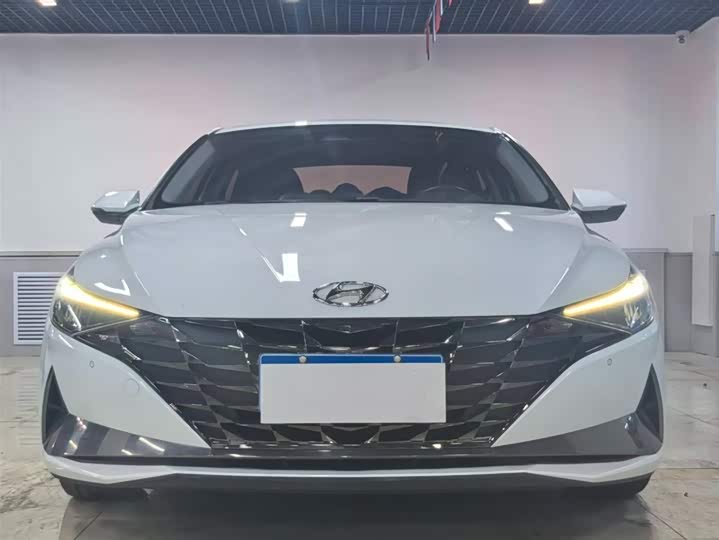 Фото 2 - Hyundai Elantra N line