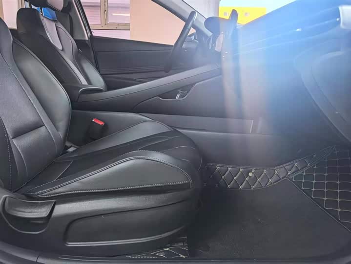 Фото 8 - Hyundai Elantra N line