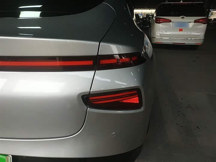 Фото 8 - XPeng P7