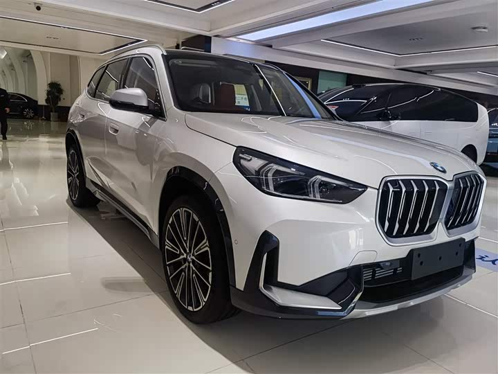 Фото 3 - BMW X1
