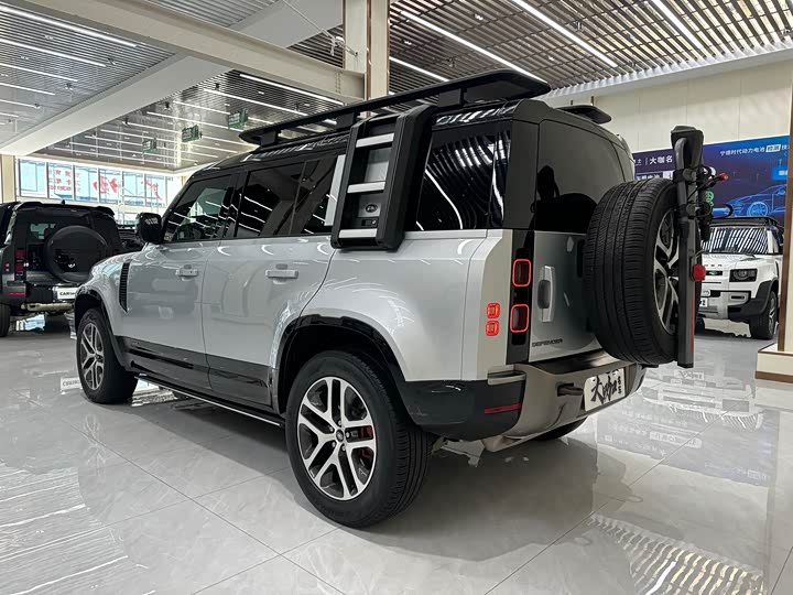 Фото 4 - Land Rover Defender