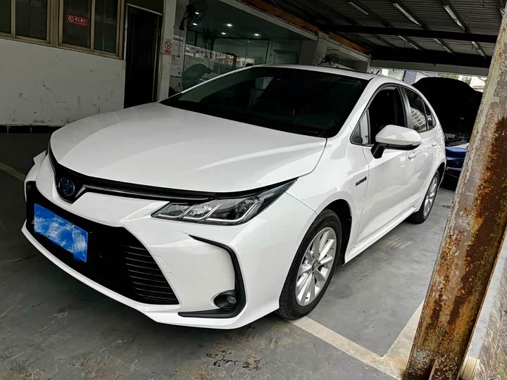 Фото 1 - Toyota Corolla