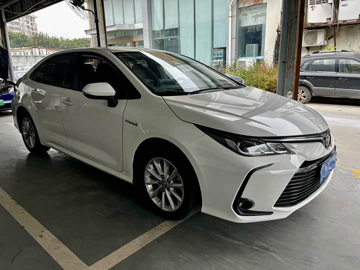 Фото 3 - Toyota Corolla