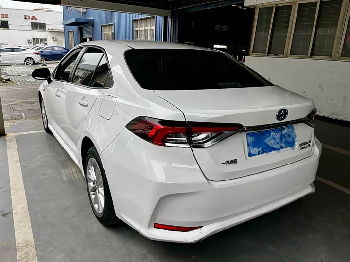 Фото 6 - Toyota Corolla