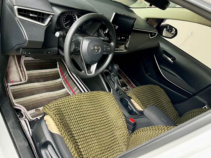 Фото 7 - Toyota Corolla