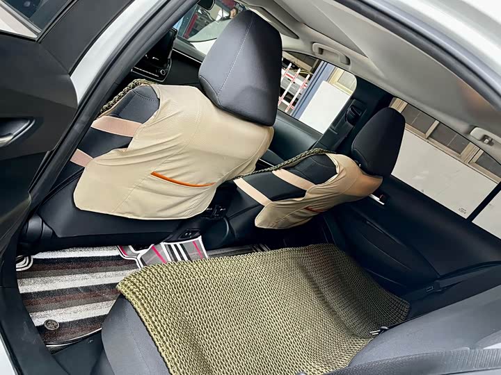 Фото 8 - Toyota Corolla