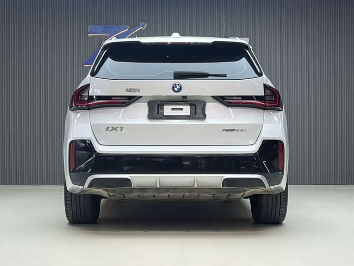 Фото 3 - BMW iX1