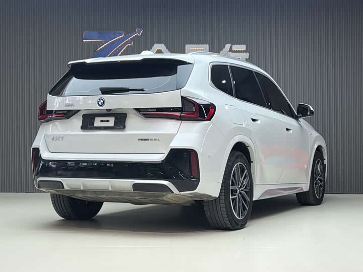 Фото 4 - BMW iX1