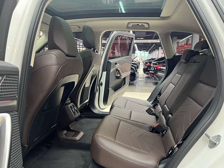 Фото 9 - BMW iX1