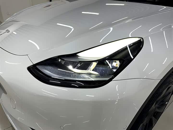 Фото 6 - Tesla Model Y