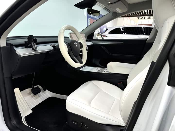 Фото 9 - Tesla Model Y