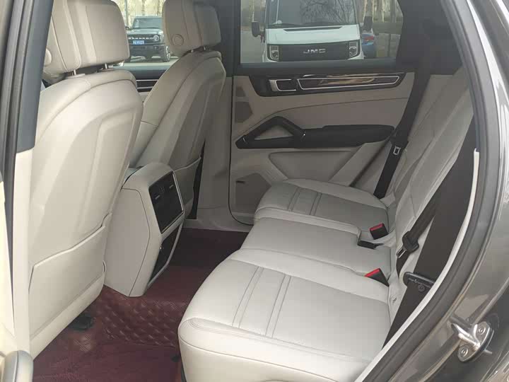 Фото 9 - Porsche Cayenne