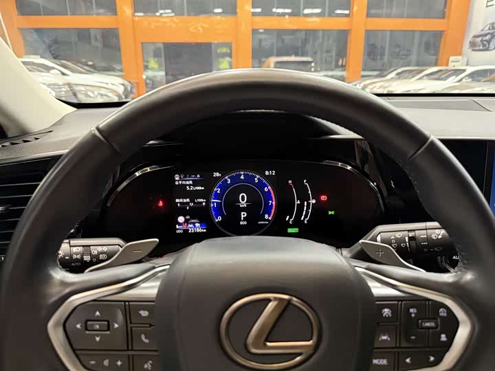 Фото 4 - Lexus NX