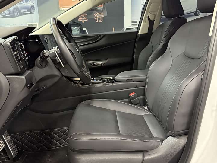 Фото 5 - Lexus NX