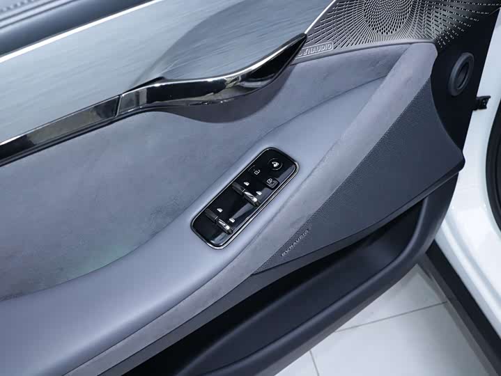 Фото 4 - Voyah Passion