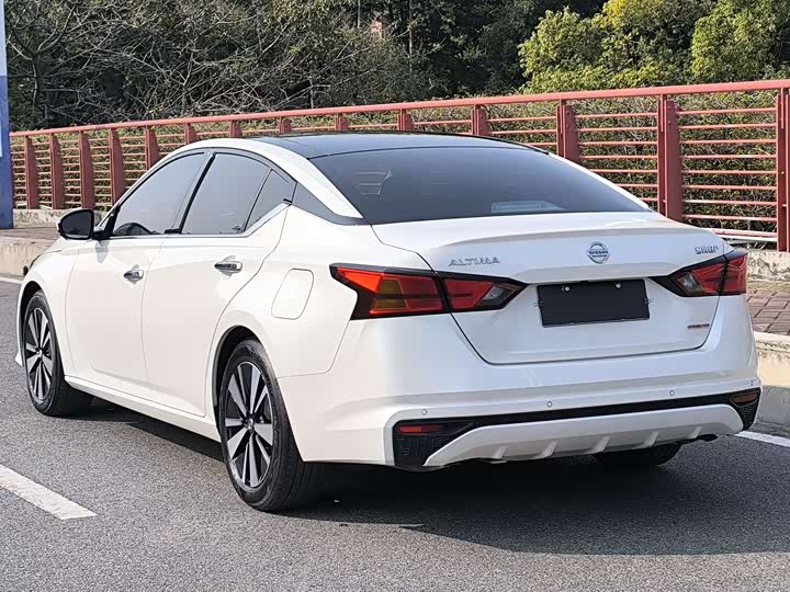 Фото 5 - Nissan Teana