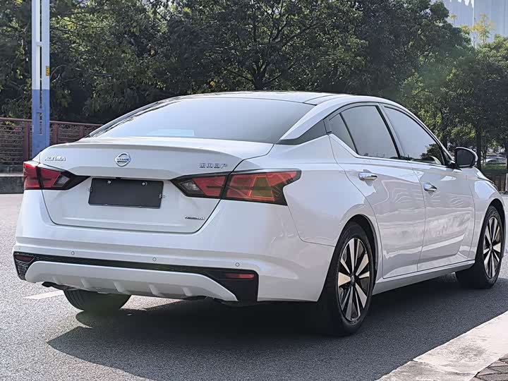 Фото 7 - Nissan Teana