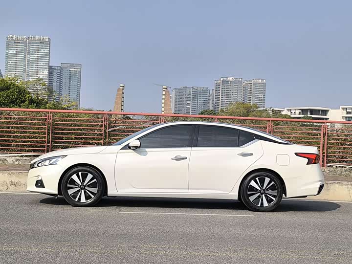 Фото 8 - Nissan Teana