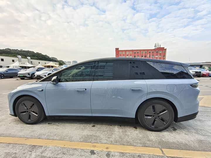 Фото 4 - LiXiang i8