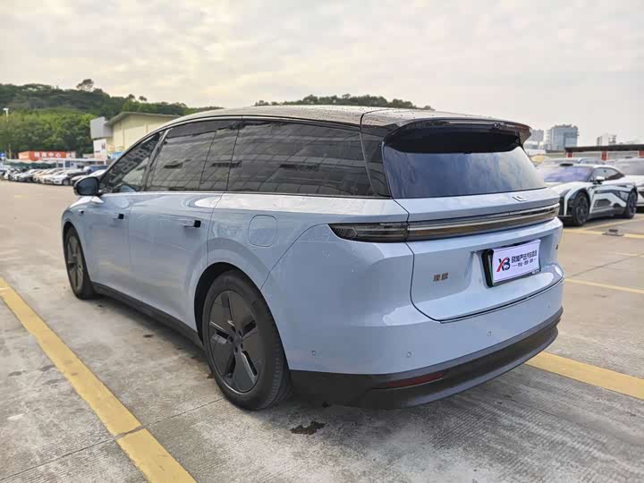 Фото 5 - LiXiang i8