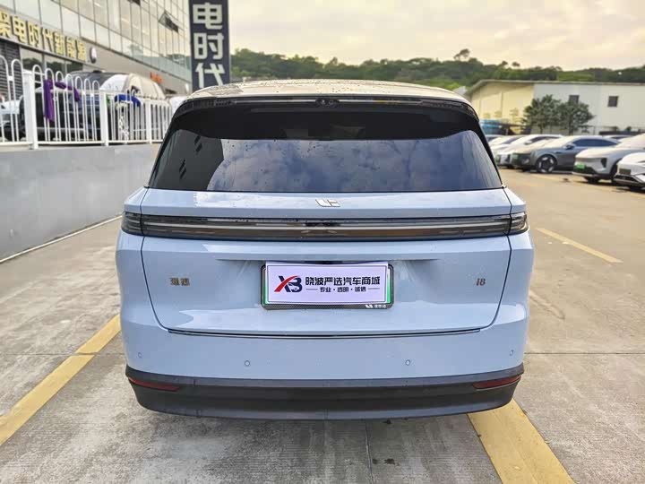 Фото 6 - LiXiang i8