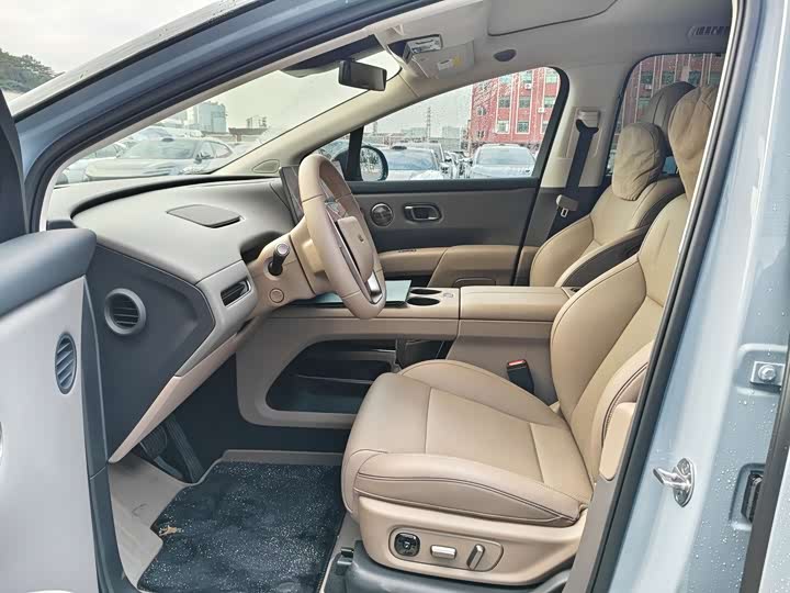 Фото 9 - LiXiang i8