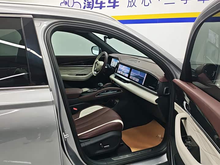 Фото 8 - Geely Monjaro