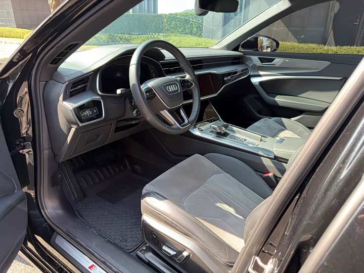 Фото 4 - Audi A6L