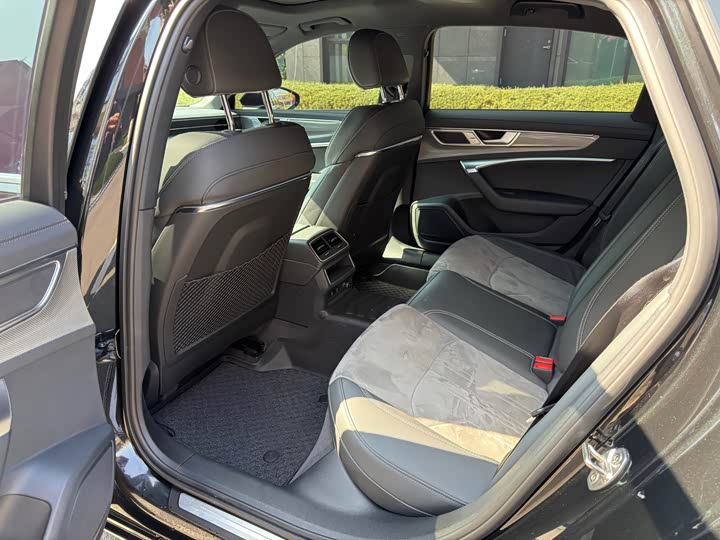 Фото 6 - Audi A6L