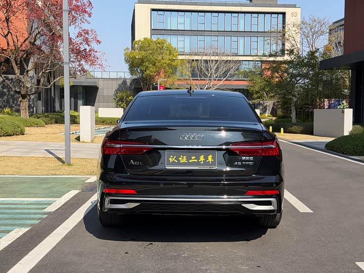 Фото 8 - Audi A6L