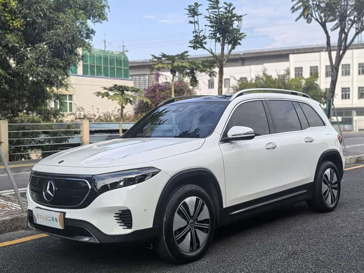 Фото 1 - Mercedes-Benz EQB