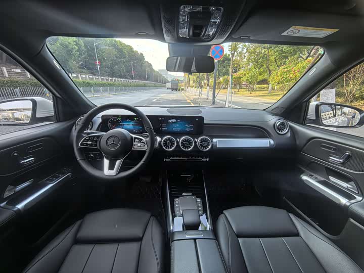 Фото 7 - Mercedes-Benz EQB