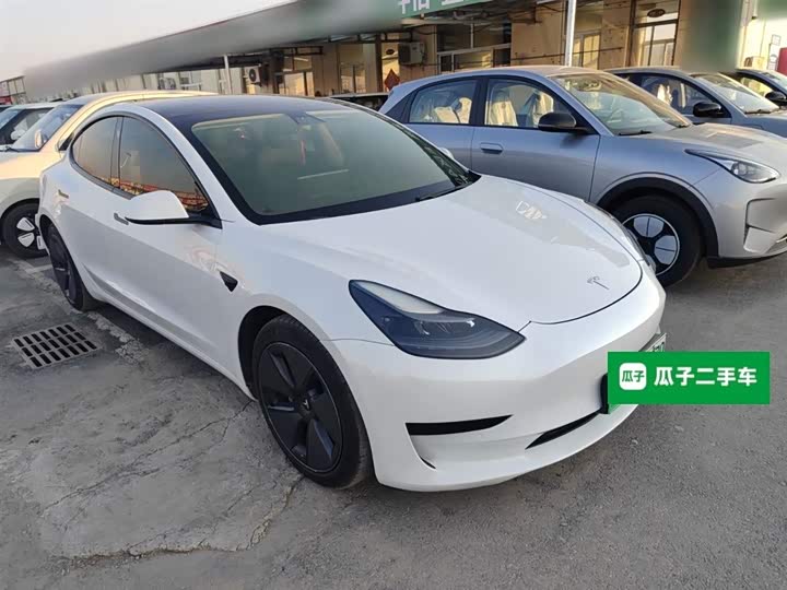 Фото 4 - Tesla Model 3