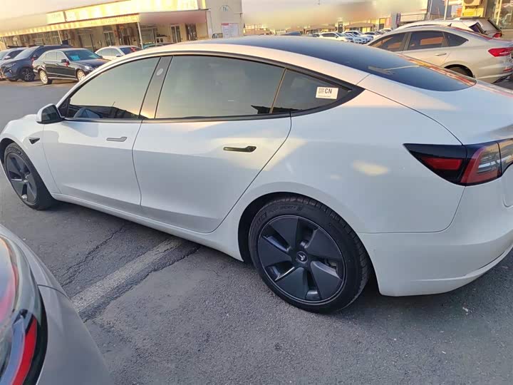 Фото 5 - Tesla Model 3